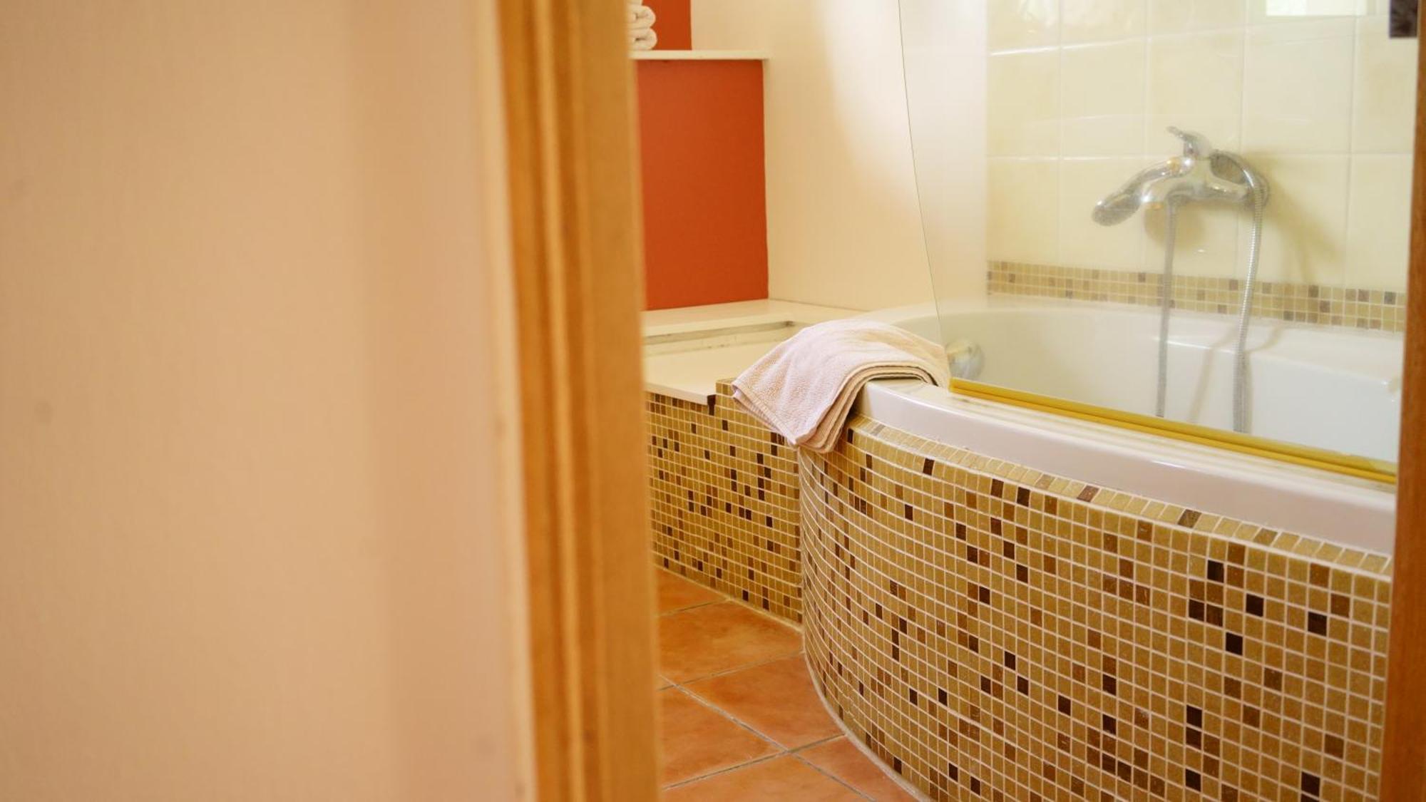 Chambres D'Hotes, B&B La Musardiere Alba-la-Romaine ภายนอก รูปภาพ